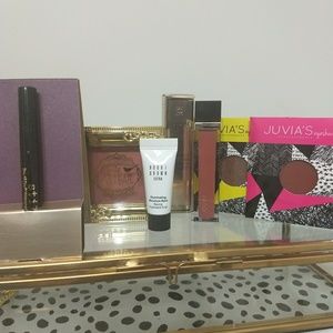 Full face makeup sampler